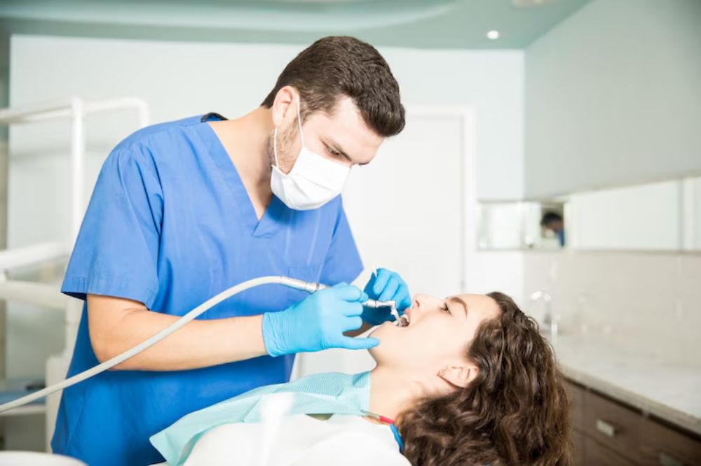 ways-a-professional-dental-cleaning-keeps-your-teeth-and-gums-healthy